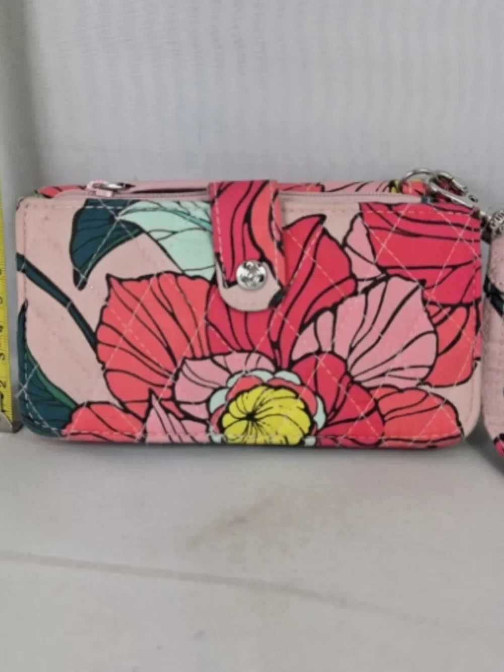 Vera Bradley Wallet RETIRED Vintage Floral Phone Wristlet Quilted Cotton Pink